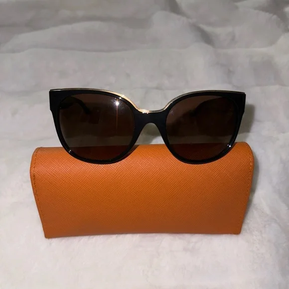 NWOT Tory Burch TY9042 Black with Gold Trim Sunglasses - Picture 2 of 7
